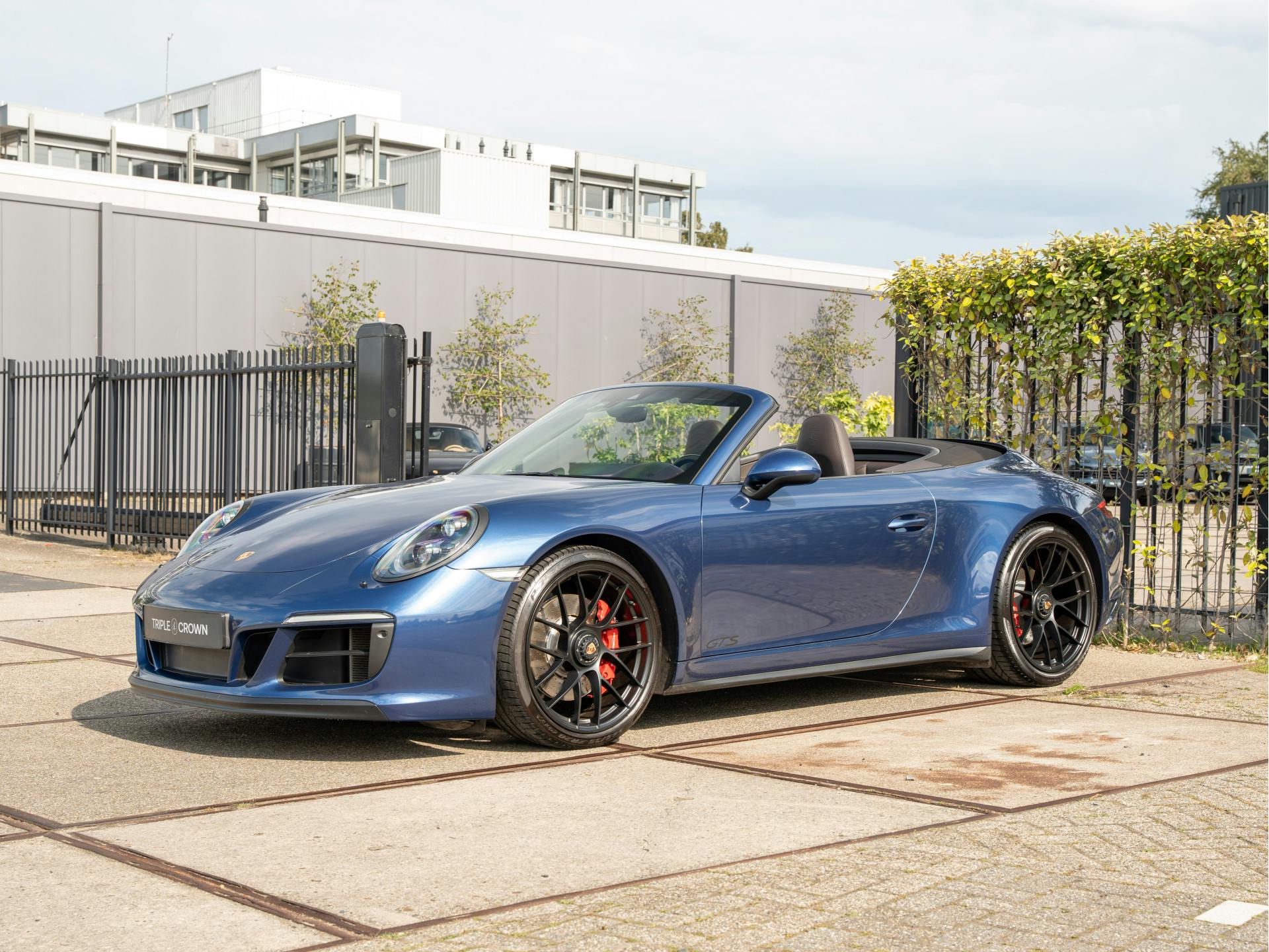 Porsche 911 Cabrio 3.0 Carrera 4 GTS | Blue Metallic Wrap | Bose | Adaptieve Sport-Stoelen